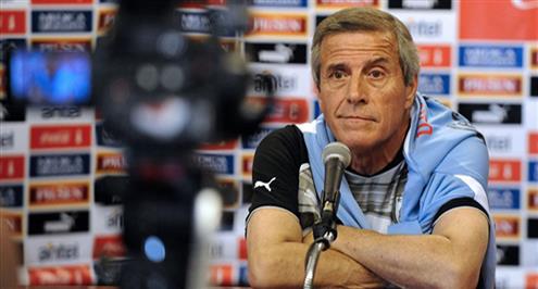 منافس مصر.. مدرب أوروجواي يتحدث عن المونديال..ويؤكد: لم يضمن أحد مكانه في التشكيل 